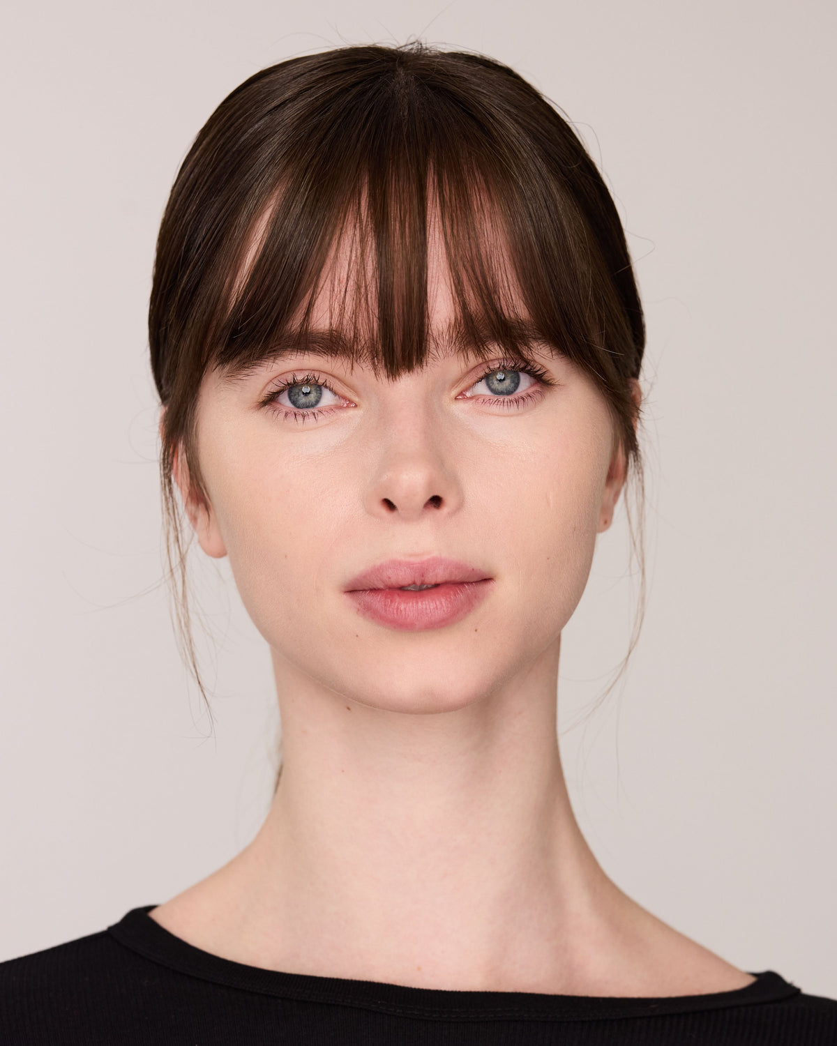 The Corrector by BOB BEAUTÉ - Shade Guide on Model
